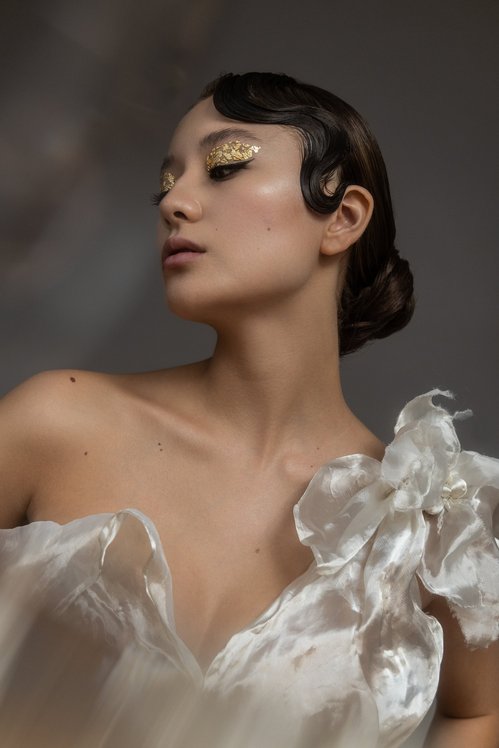 Photo: Philipp Keusen; Model: Sakura Kirsch by Visage Zurich; Makeup: makeupartist_manu; Styling Jana Kampstra